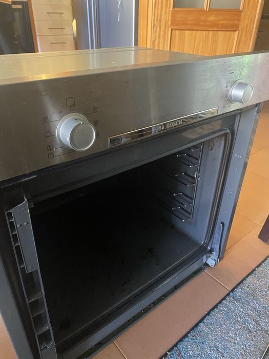 Forno Bosch cinzento e preto