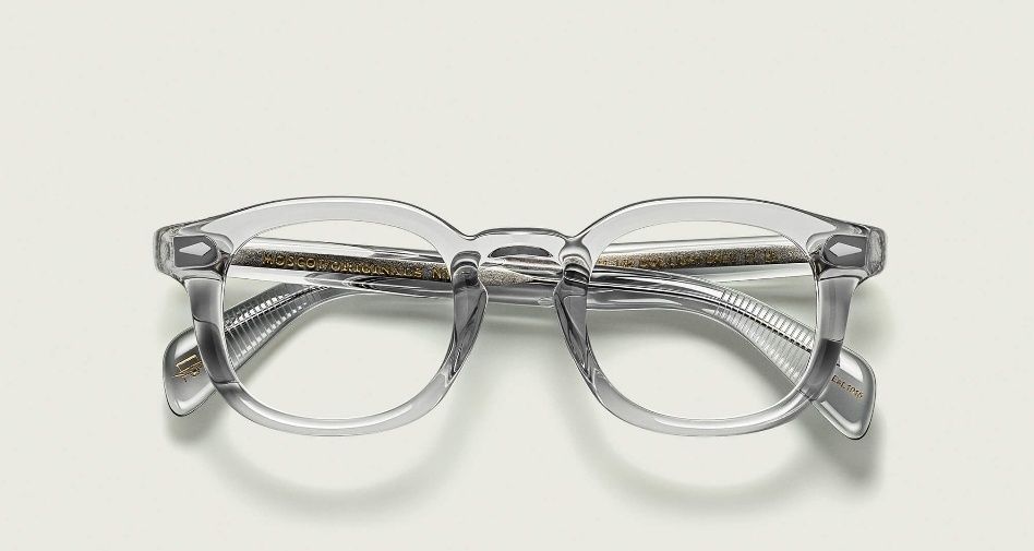 Muito bonitos óculos "Moscot"