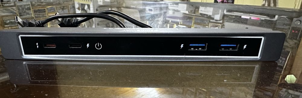 USB-концентратор Tesla із синім світлодіодним підсвічуванням