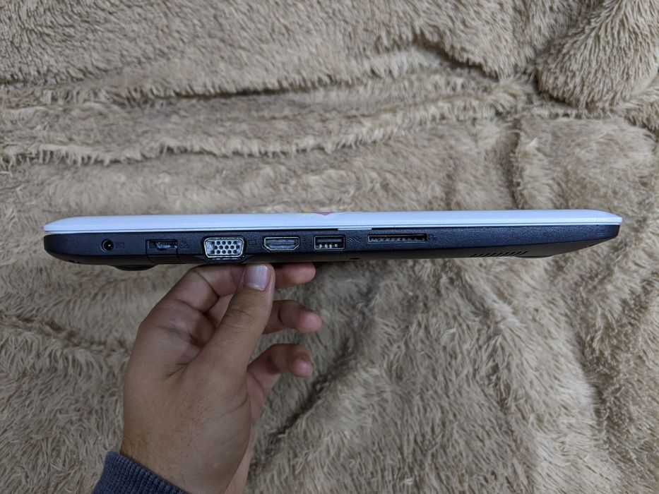 Ноутбук Asus E502M 15.6"