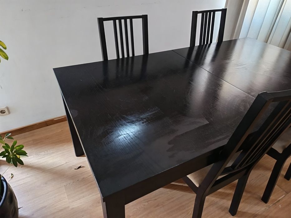 Conjunto de mesa e cadeiras de refeição