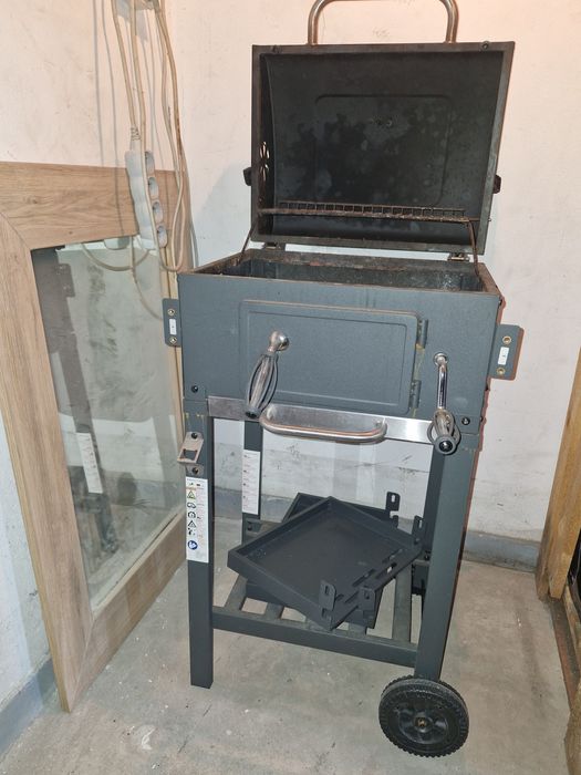 Grill węglowy Activa Angular Smart 11247