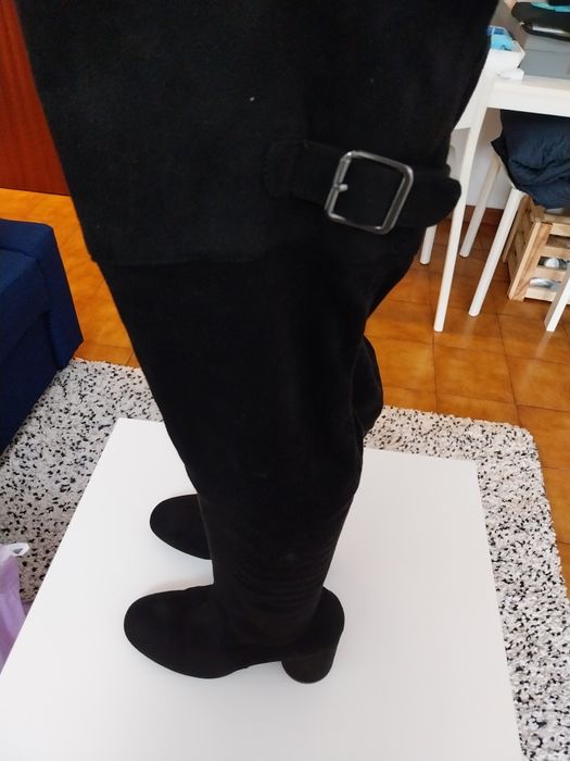 Botas de Cano Alto em Camurça Tam.39 Bershka