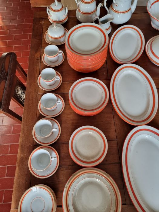 Vintage Dinnerware Set64309802997249124