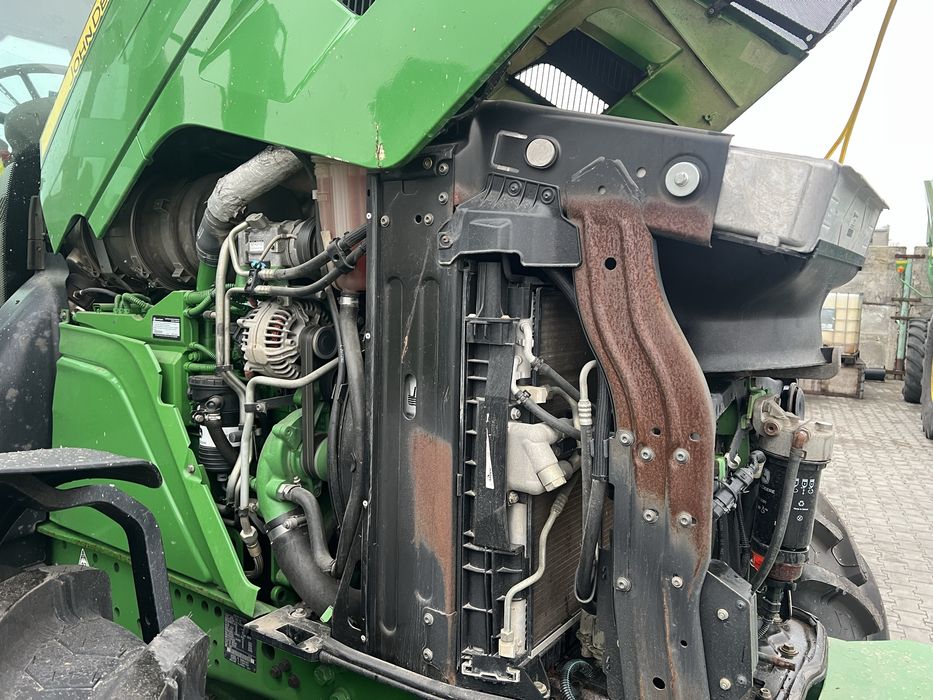 Трактор John Deere 6155R