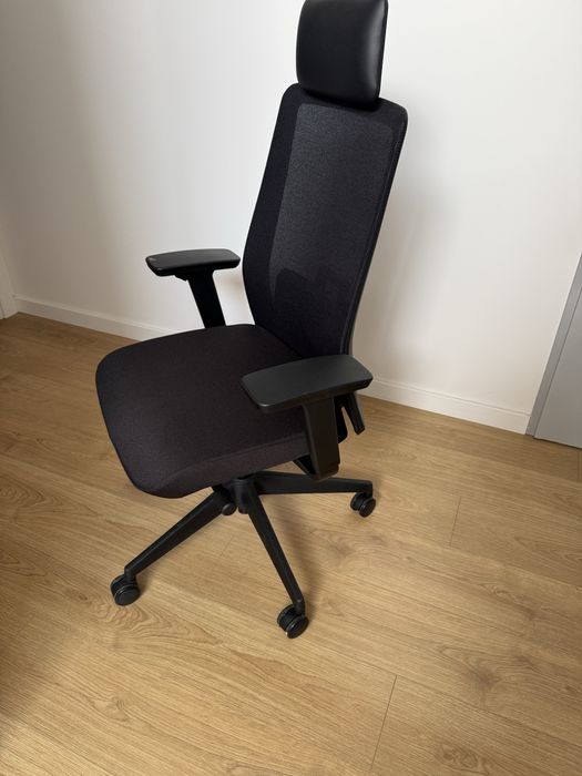 Cadeira ergonómica de escritório - estado novo!!