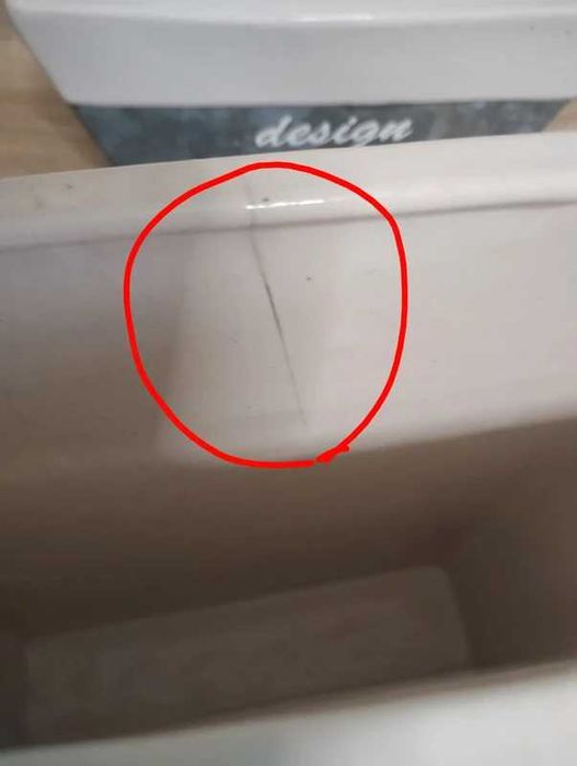 Zestaw trzech ceramicznych pojemników