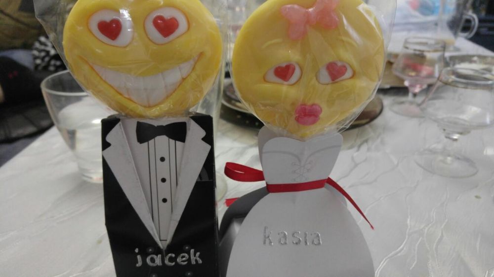 Stojące winietki ślubne na stół weselny dla gości