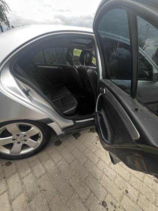 Мерседес 2,2дизель w203