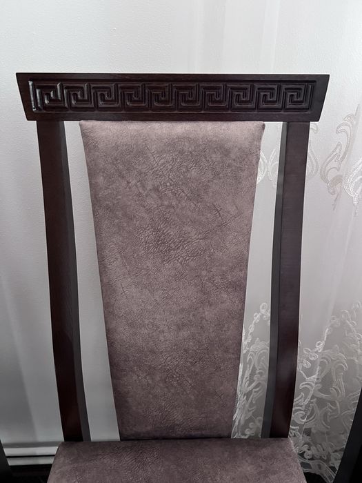 Крісла, стільці деревʼяні