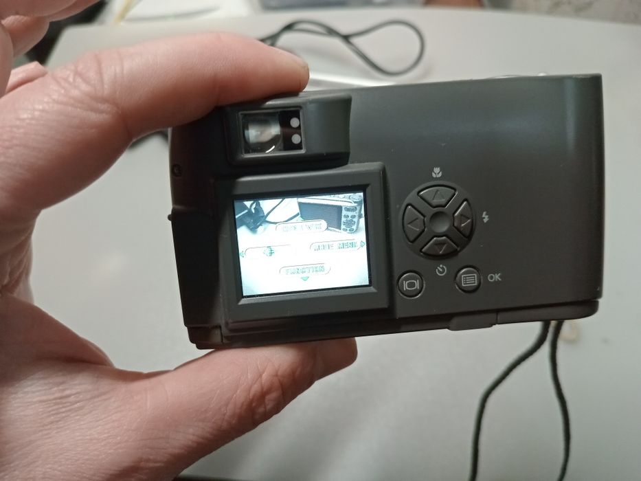 Цифровой фотоаппарат Olympus c-220ZOOМDSC-w800, Sony S930