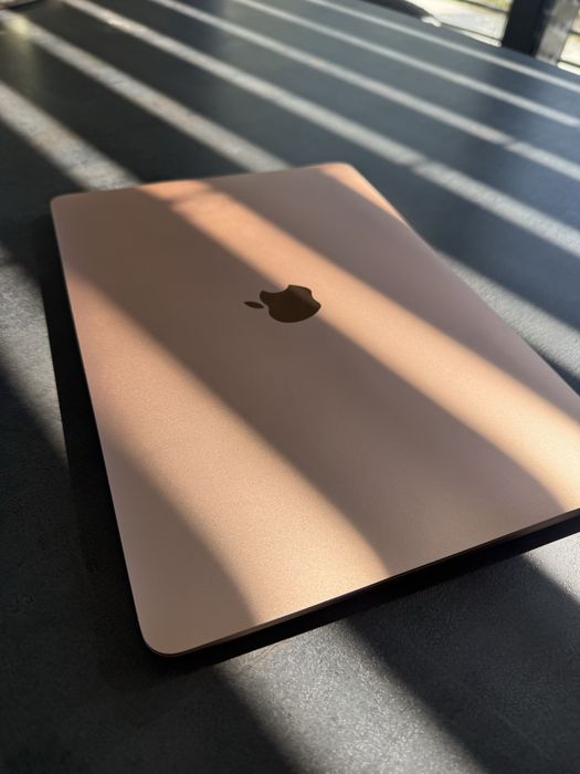 Apple Macbook  Air M1