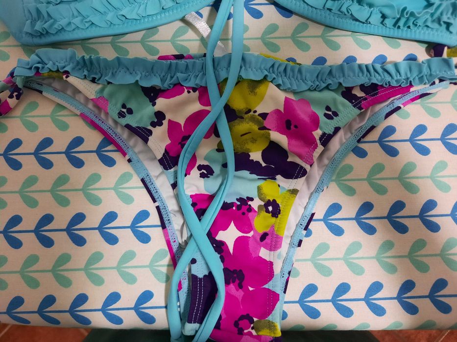 Biquini em tons azul
