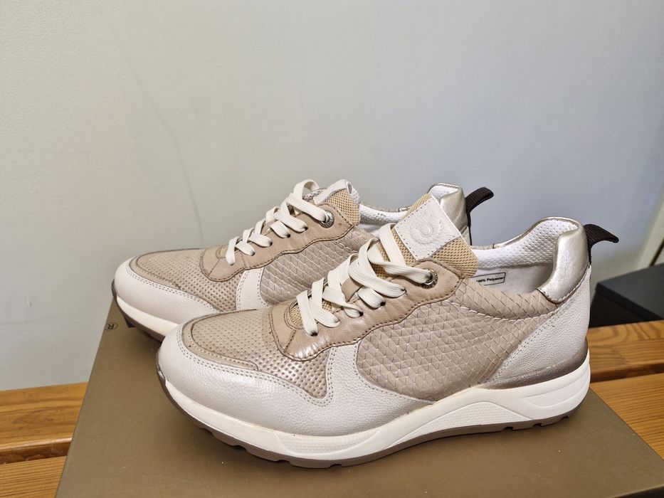 Фірмові жіночі кросівки Bugatti, 40 розмір