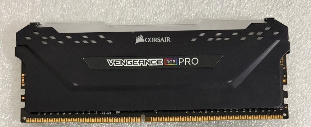 Pamięć Corsair Vengeance RGB PRO DDR4 8GB 3200MHz CL16