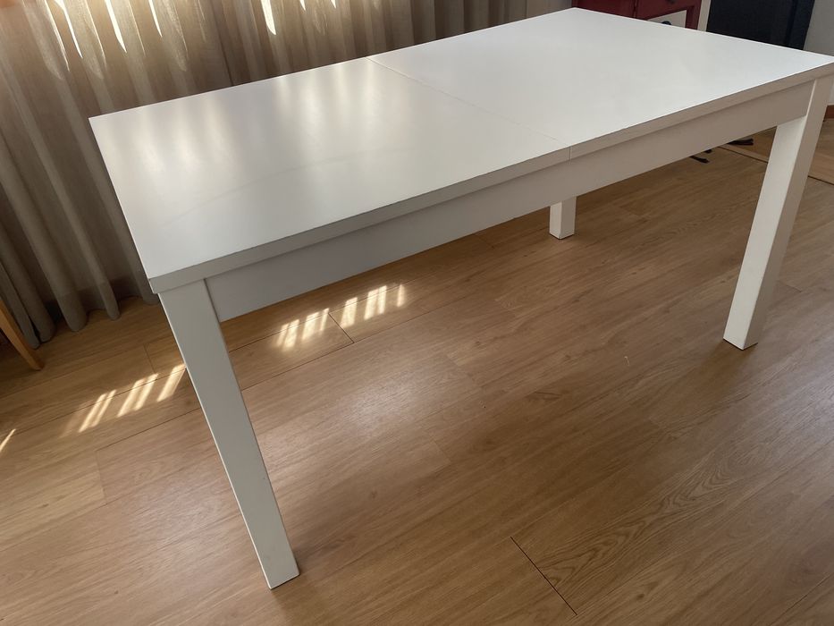 Mesa de Jantar Extensível Branca (BJURSTA IKEA) – Muito Versátil
