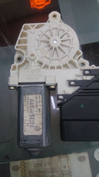 Склопідйомник vw golf5 1k0959703c