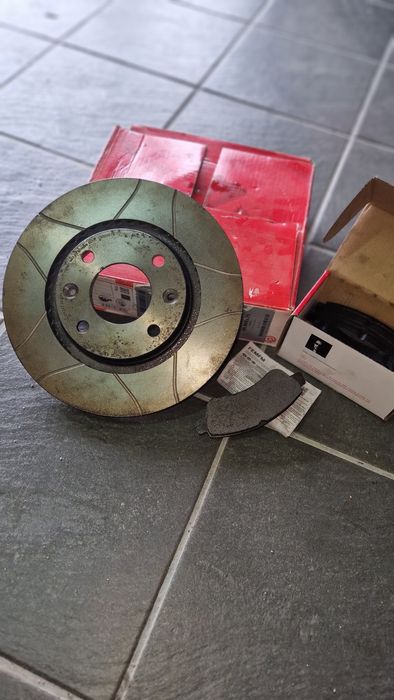 Discos 266 e pastilhas BREMBO, peugeot206(PSA)