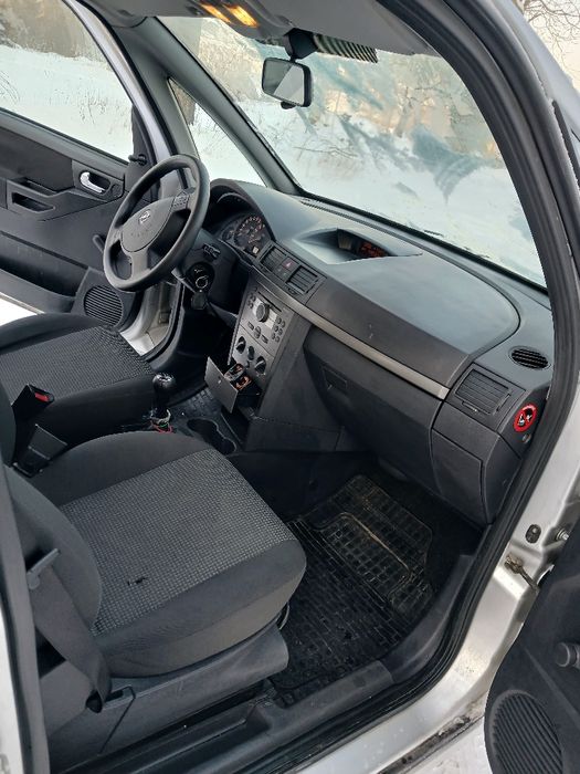 Продам власний автомобіль Opel Meriva