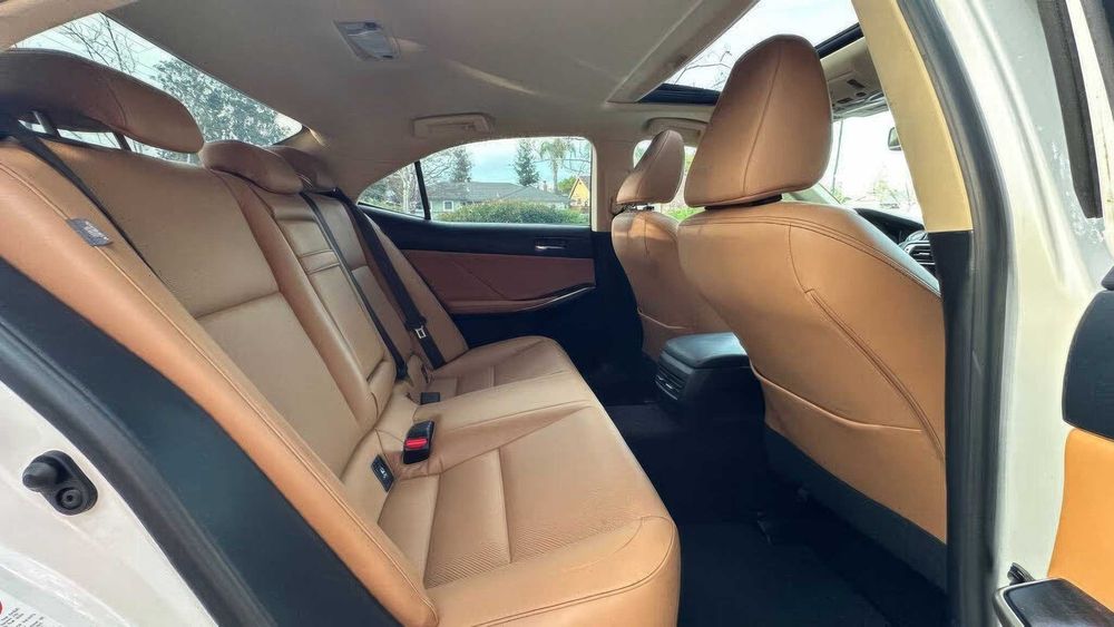 Lexus IS 350      2015