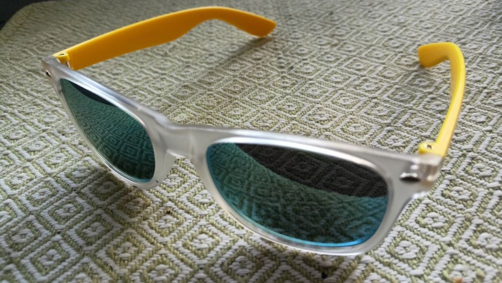 Okulary przeciwsłoneczne nowe żółte i niebieskie