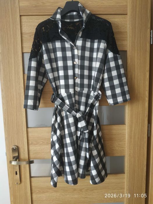 Sukienka krótka rozkloszowana