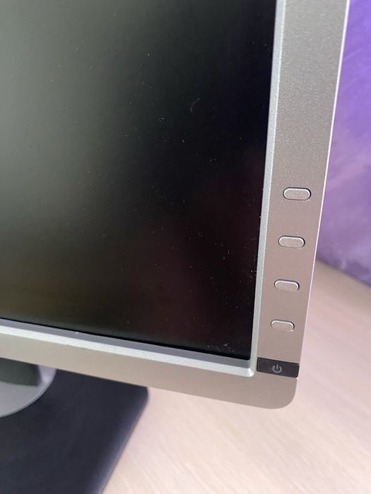 Монітор dell p2213