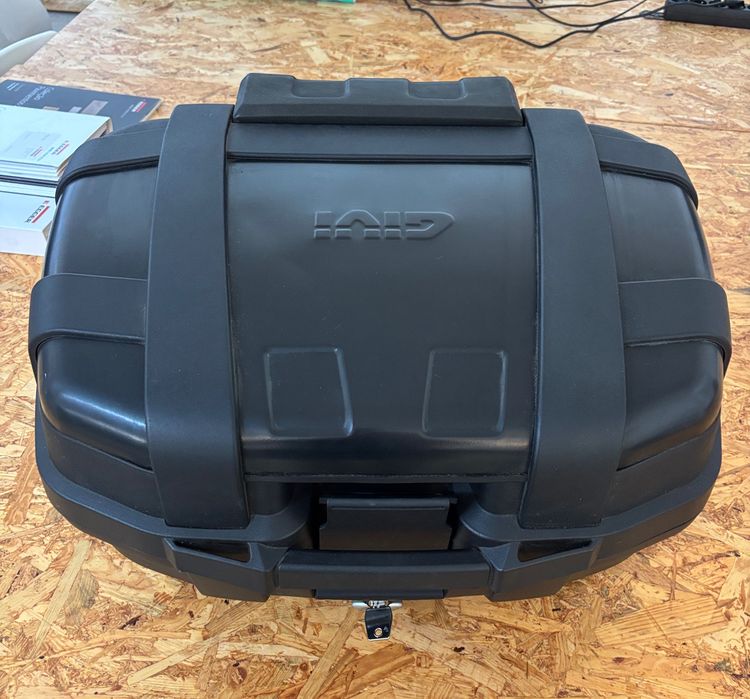 Top Case GIVI Trekker 52 com Suporte