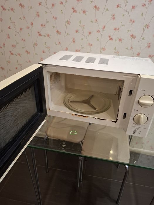 Микрохвольова піч