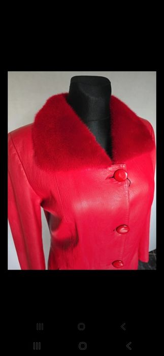 Czerwony płaszcz Skóra naturalna 38 40 zjawiskowy