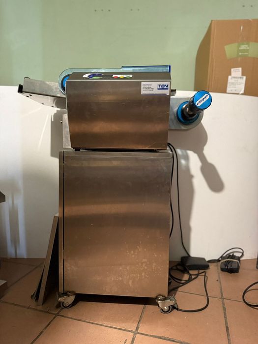 Пакувальна ( упаковочна)машина, апарат. Для магазинів, супермаркетів