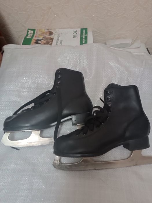 Ковзани для всієї сім'ї ( всі шкіряні)