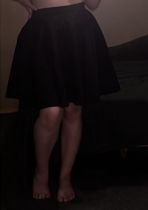 Чорна жіноча юбка