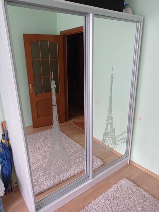 Продається шафа купе, двохдверна (майже нова, готівка, самовивіз)