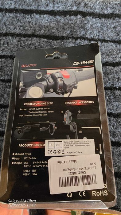 2 Capacetes + Auriculares + Casaco + Luvas + Adaptador USB para Moto