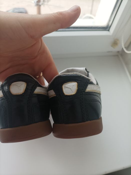 Кросівки,фудзалки