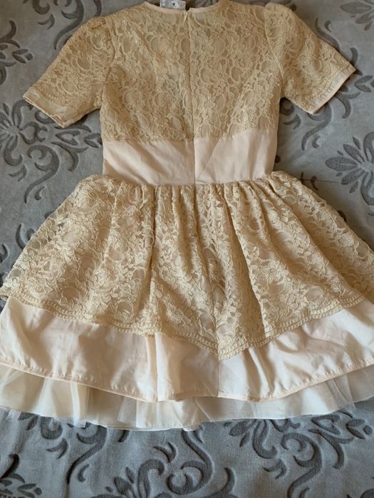 Пишне, нове плаття