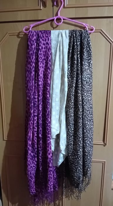 Trzy szaliki chusty damskie