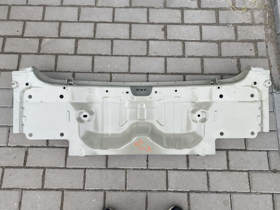 Панель задняя Tesla Model 3
