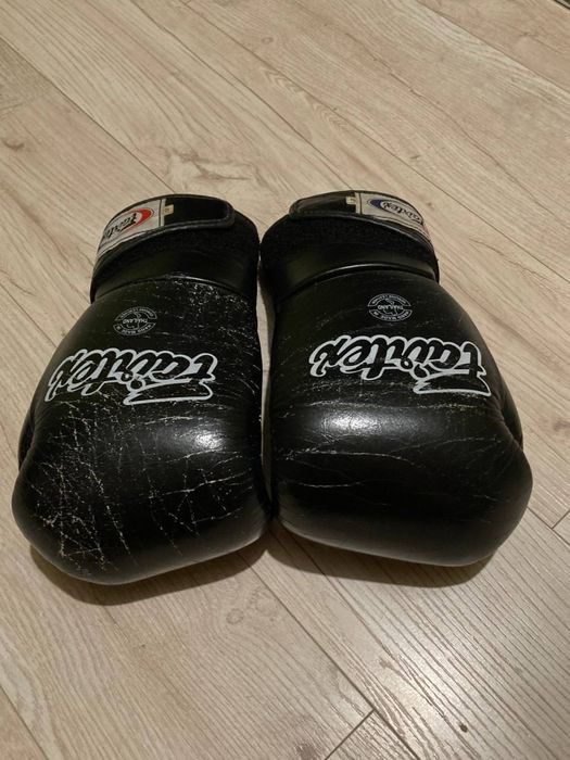 Боксерські рукавиці Fairtex BGV1 Black 12 унцій (бинти в комплекті)