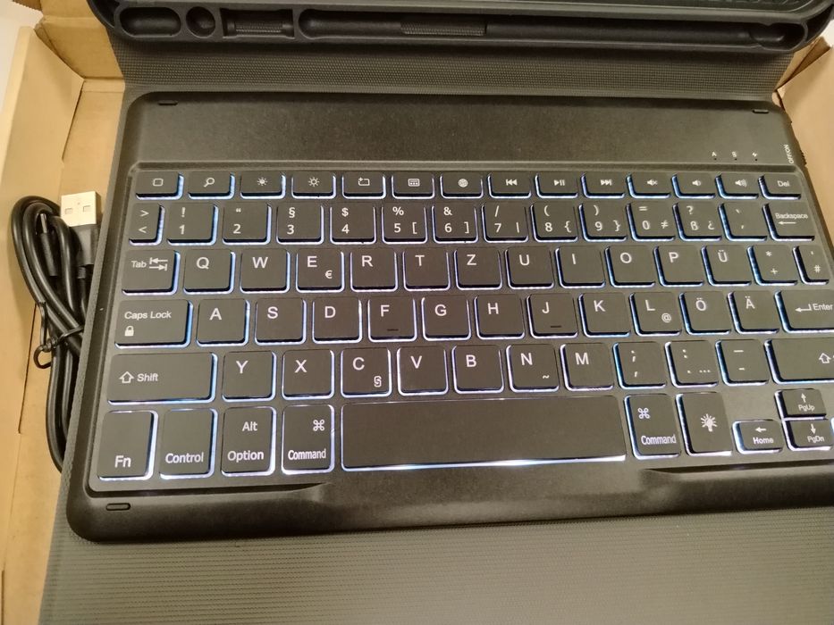 Etui z klawiaturą magnetyczną do Ipad 11 pro Jelly Comb Qwertz