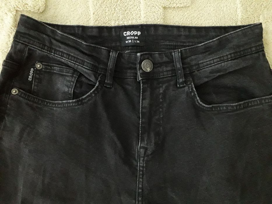 Джинси чорного кольору