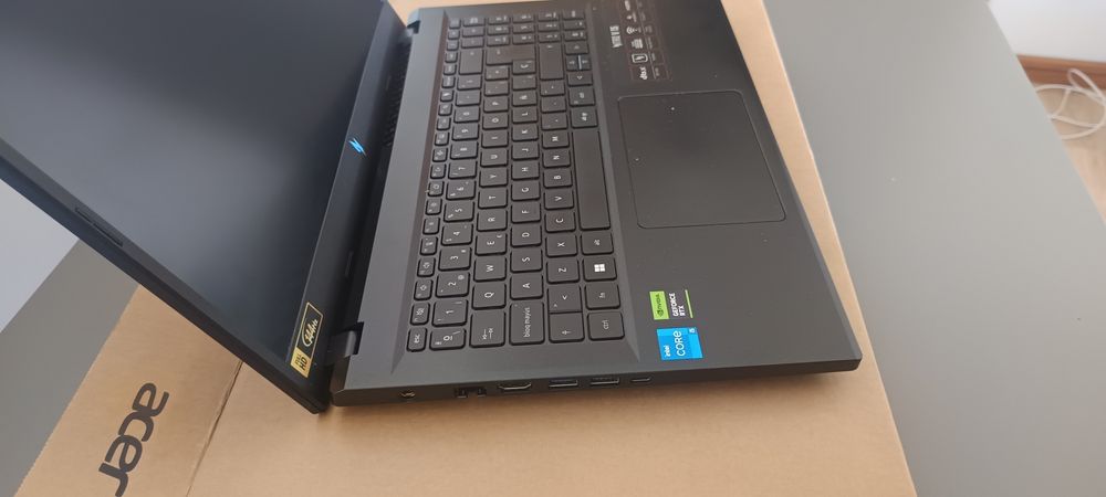 Vendo ACER NITRO  V15 - 16 Gigas + NVidia 8G