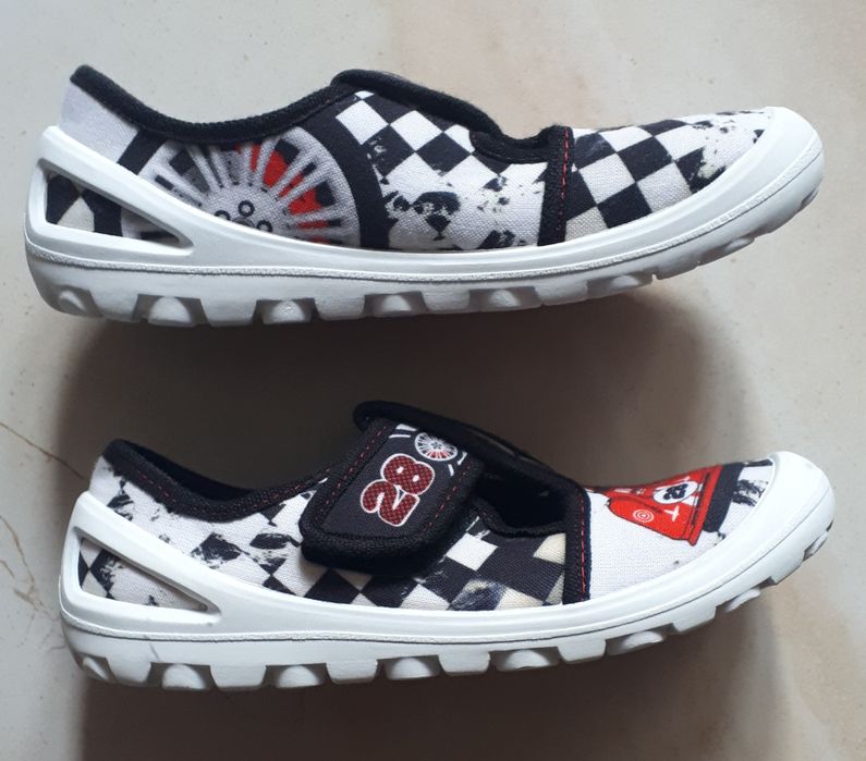 Kapcie chłopięce r.32