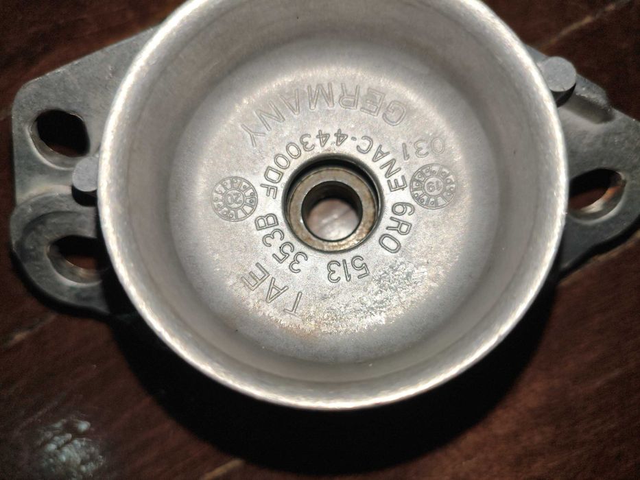 Амартизатори, відбійники+пильники,опора амортиз., нові для wag