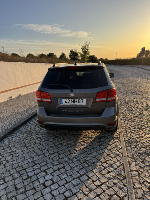 Fiat Freemont 2.0 M-Jet (7 Lugares) – Apenas 157.000 km – SUV Familiar Irrepreensível!