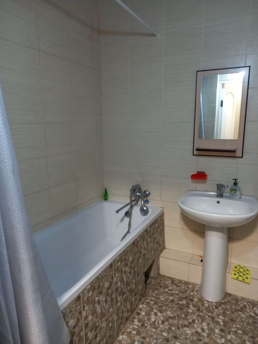 Подобова(погодинна) оренда квартири,парк Покровський,вул.Полтавська 64