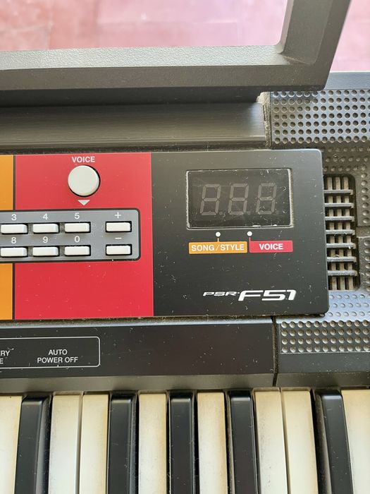 Teclado Digital Yamaha PSR-F51