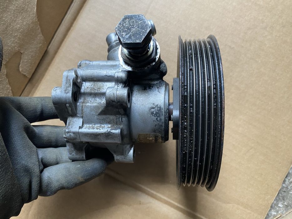 Land Rover Freelander 1 2.5 V6 pompa wspomagania
