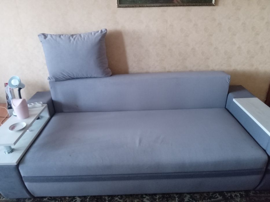 Продам диван кровать бу в шикарном состояние